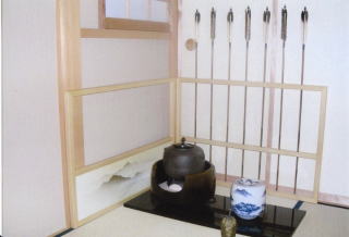 茶道具用ついたて:矢を収納できるよう加工・下は襖紙